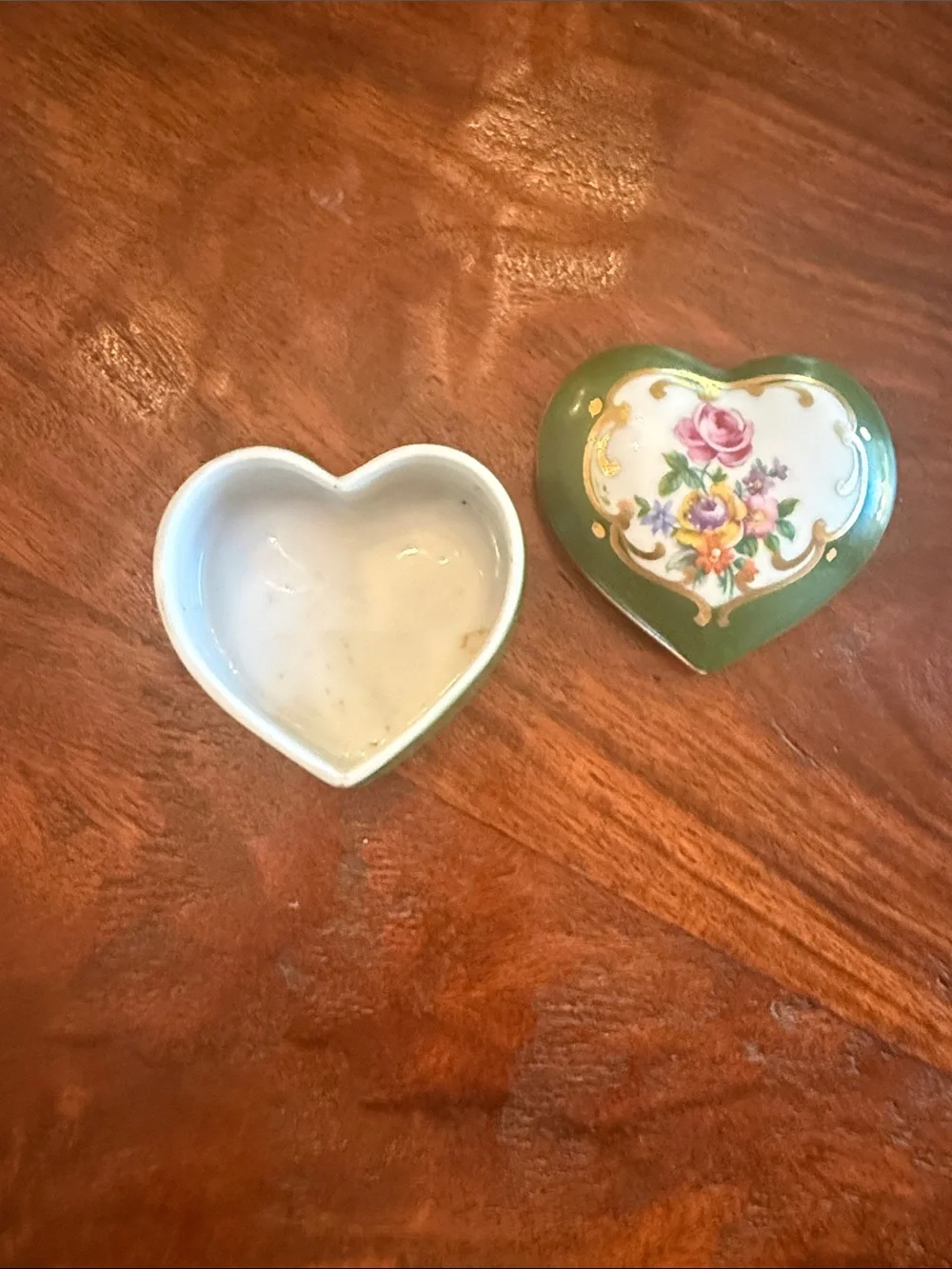 Green Heart-Shaped Porcelain Trinket Box with Floral Motif